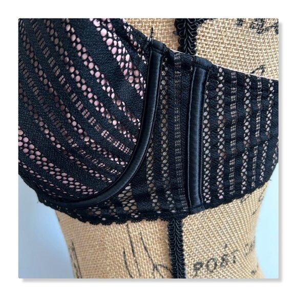 Victoria's Secret Lace Plunge Bra 36DD - Picture 8 of 13